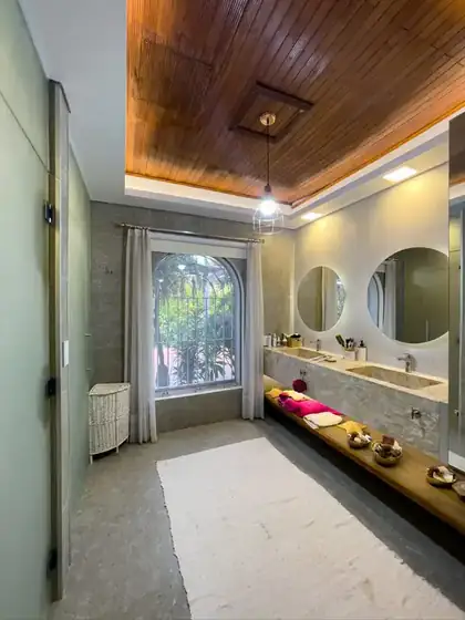 Residencia en esquina cerca del Club Náutico 7