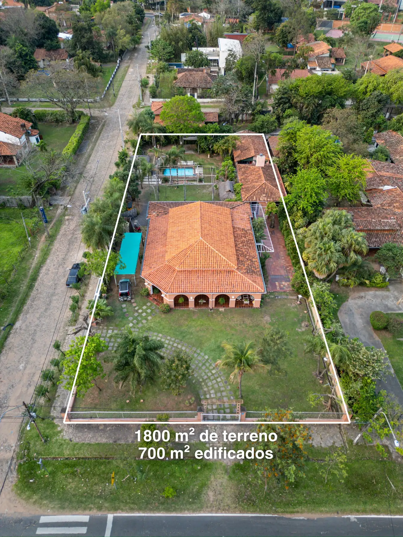 Residencia en esquina cerca del Club Náutico