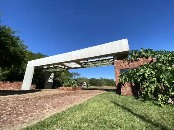 Lotes con vista al lago en Parque Alto 8